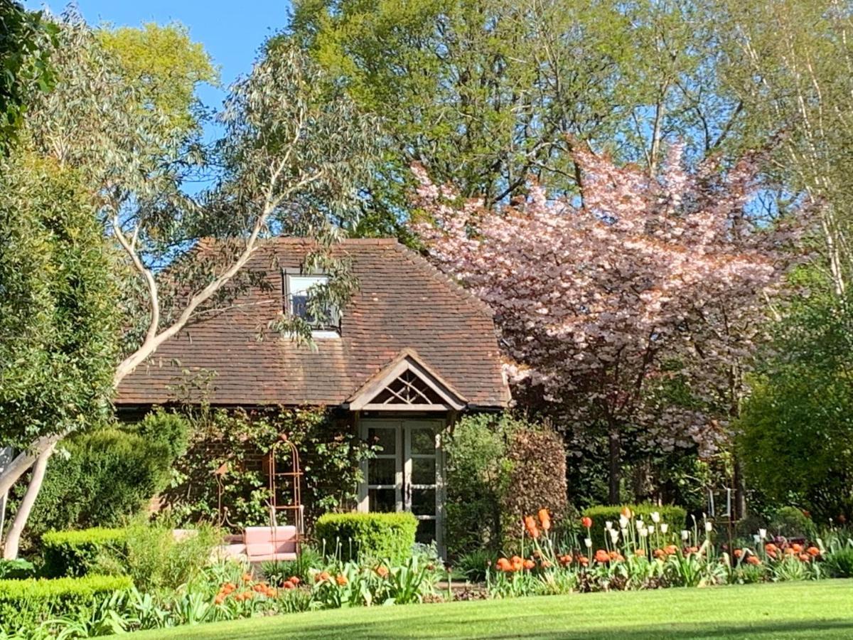 Bootmenders B&B Petersfield Esterno foto
