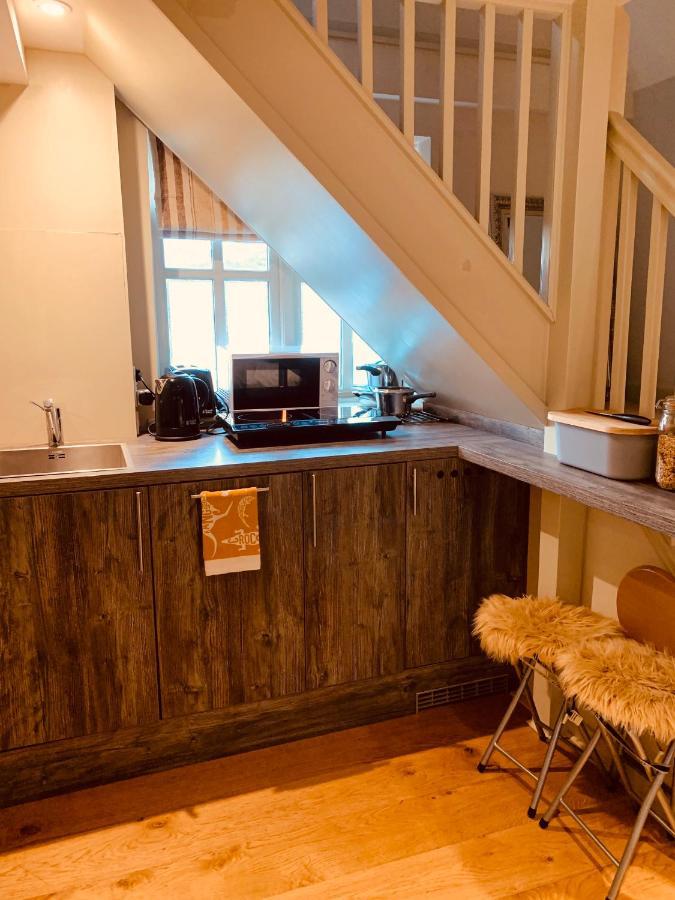 Bootmenders B&B Petersfield Esterno foto