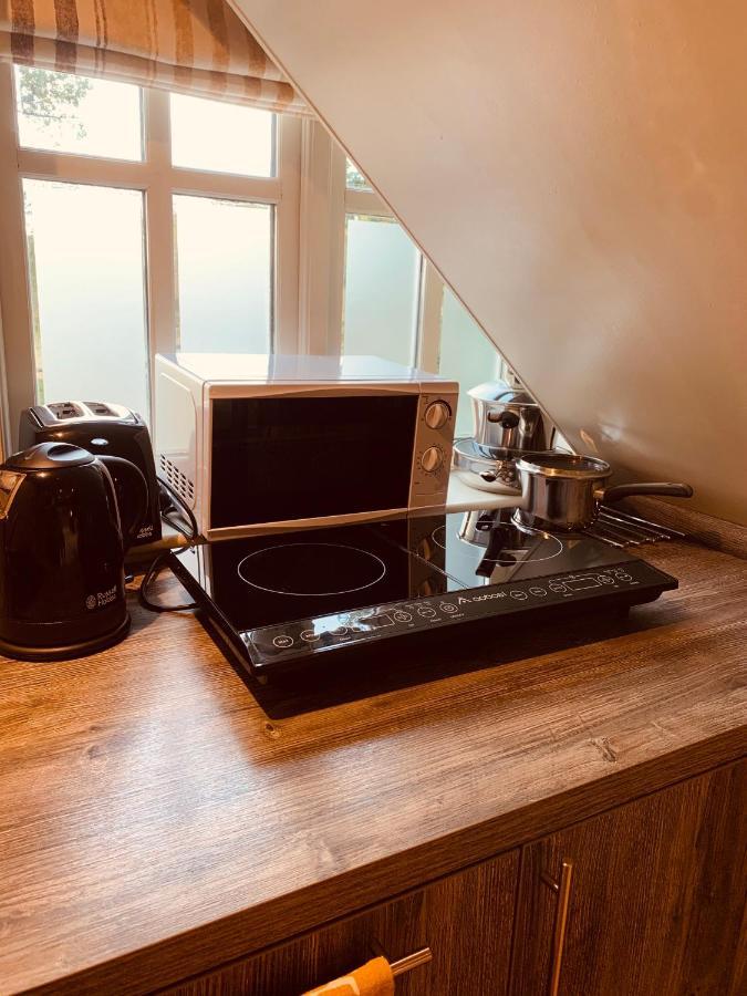 Bootmenders B&B Petersfield Esterno foto